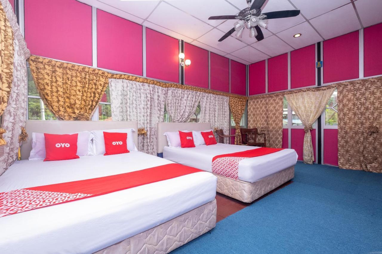 Oyo 89984 Noris Wang Homestay Lumut Exterior foto